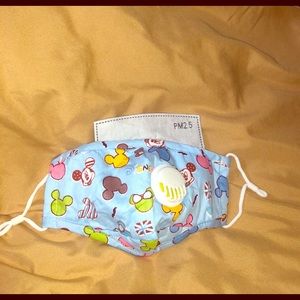 Child’s Blue Mickey Mouse Face Mask w/valve